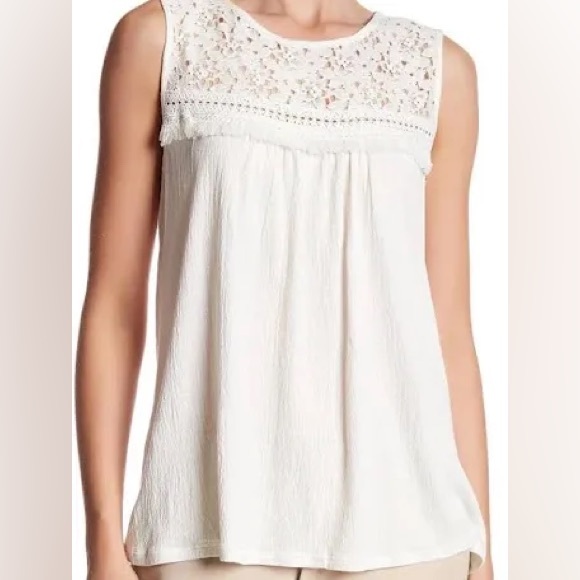Max Studio Tops - Max Studio size 1X White Lace Yoke Tank